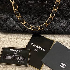 Vintage small caviar leather shopper